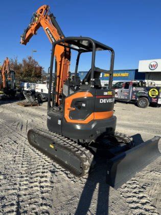 Used mini excavators in Crossville, TN, USA 